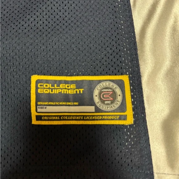 Michigan Basketball Jersey great used condition - Picture 3 of 7